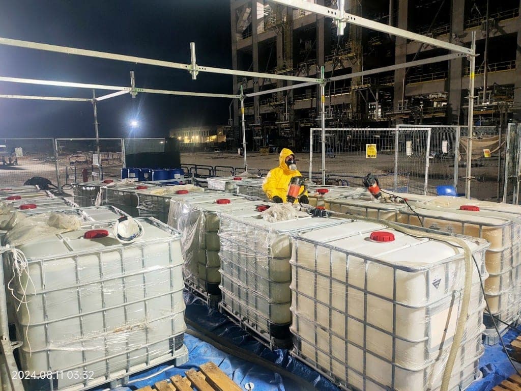 Field chemical preparation and jerrycan layout